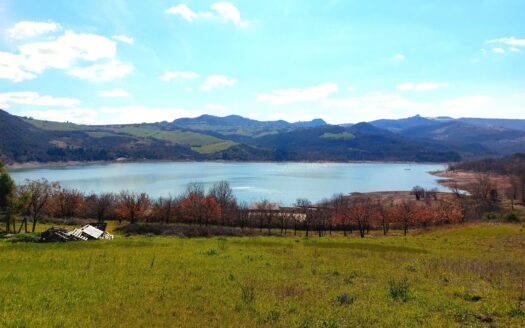 Ref 008 Beautiful property on the Sant Angelo lake