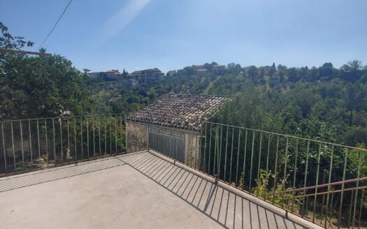 Ref 044 Semi-detached house with outbuilding and beautiful terrace