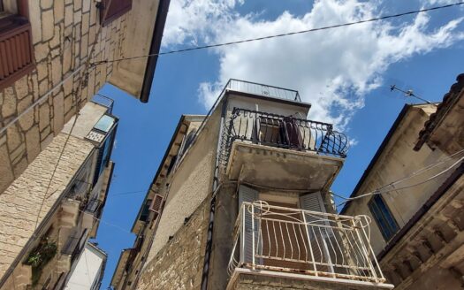 Ref 132 Renovated Townhouse